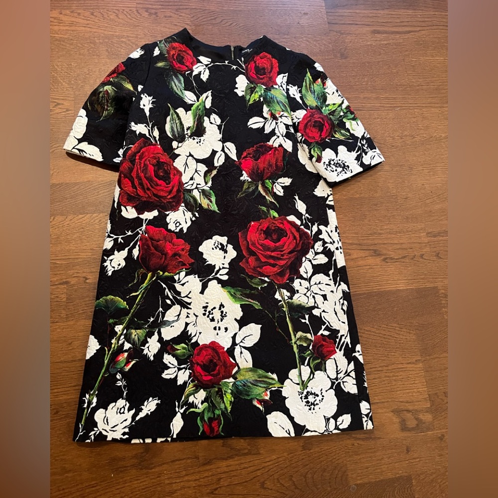 NWT Dolce & Gabbana Dress size 8 US Mama Collection